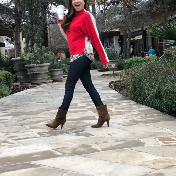 Meet your Posher, Randi - Picture 1 of 1